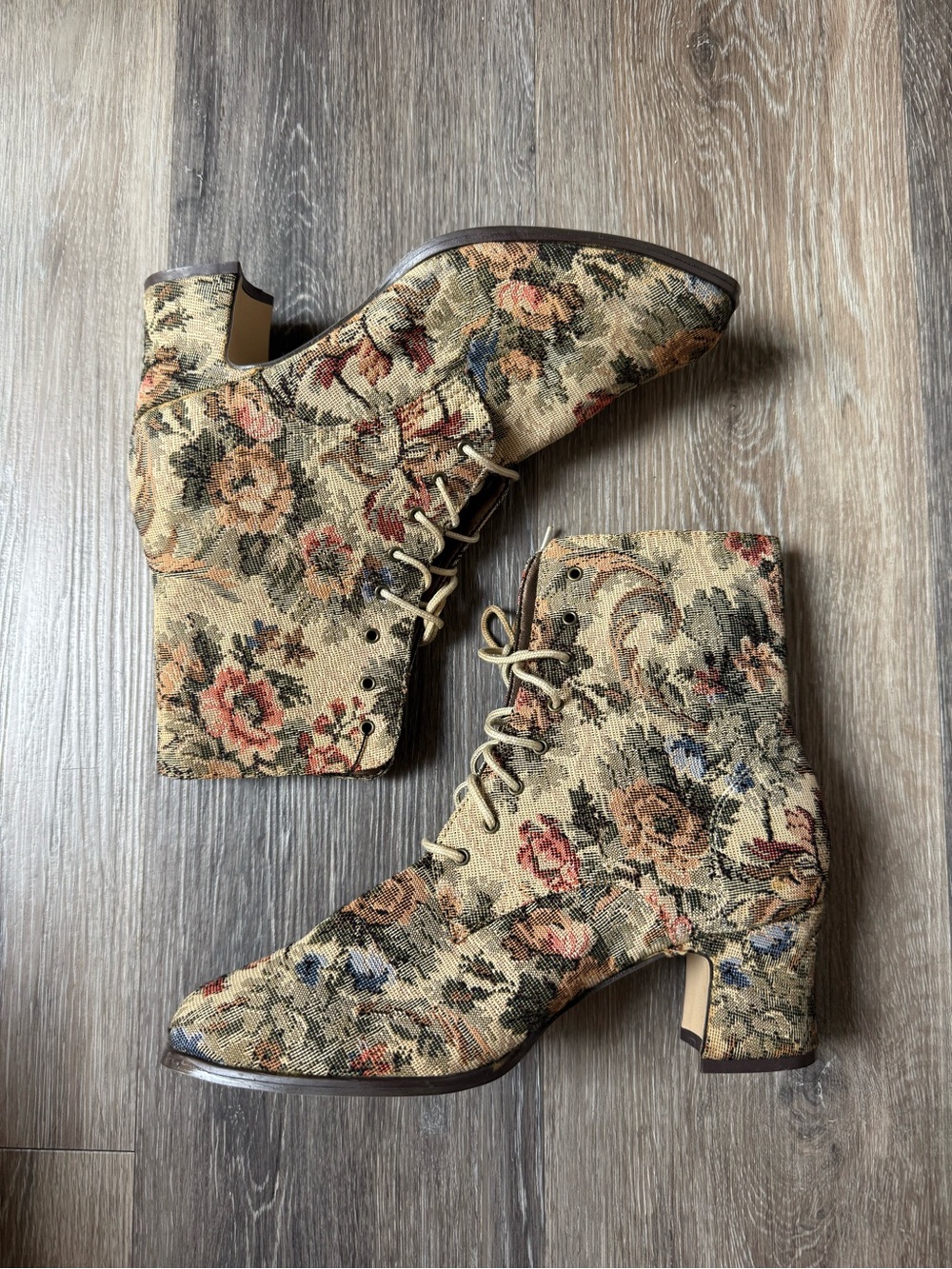 NOS Vintage Tapestry Floral Lace-Up Ankle Boots Never Worn, Size 10
